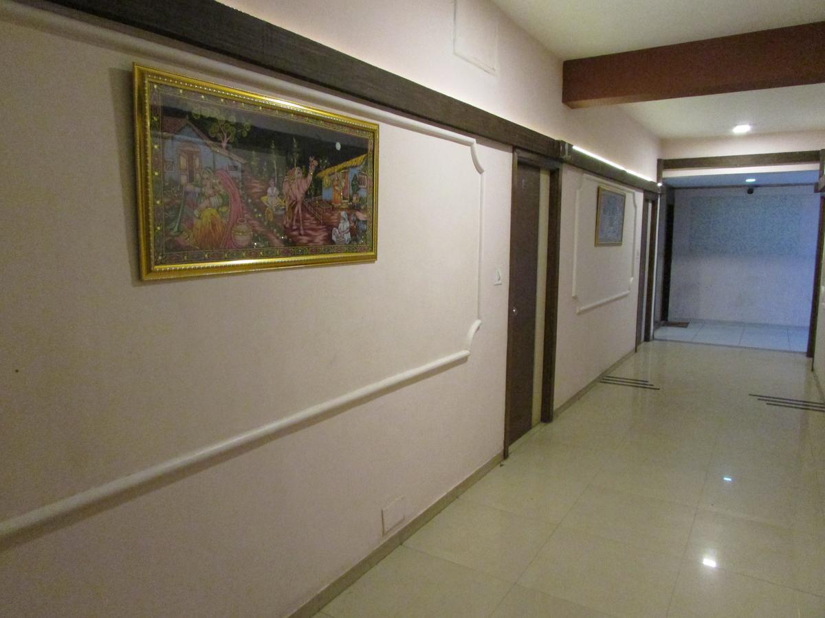 Hotel Neelkanth Residency Gándhínagar Exteriér fotografie