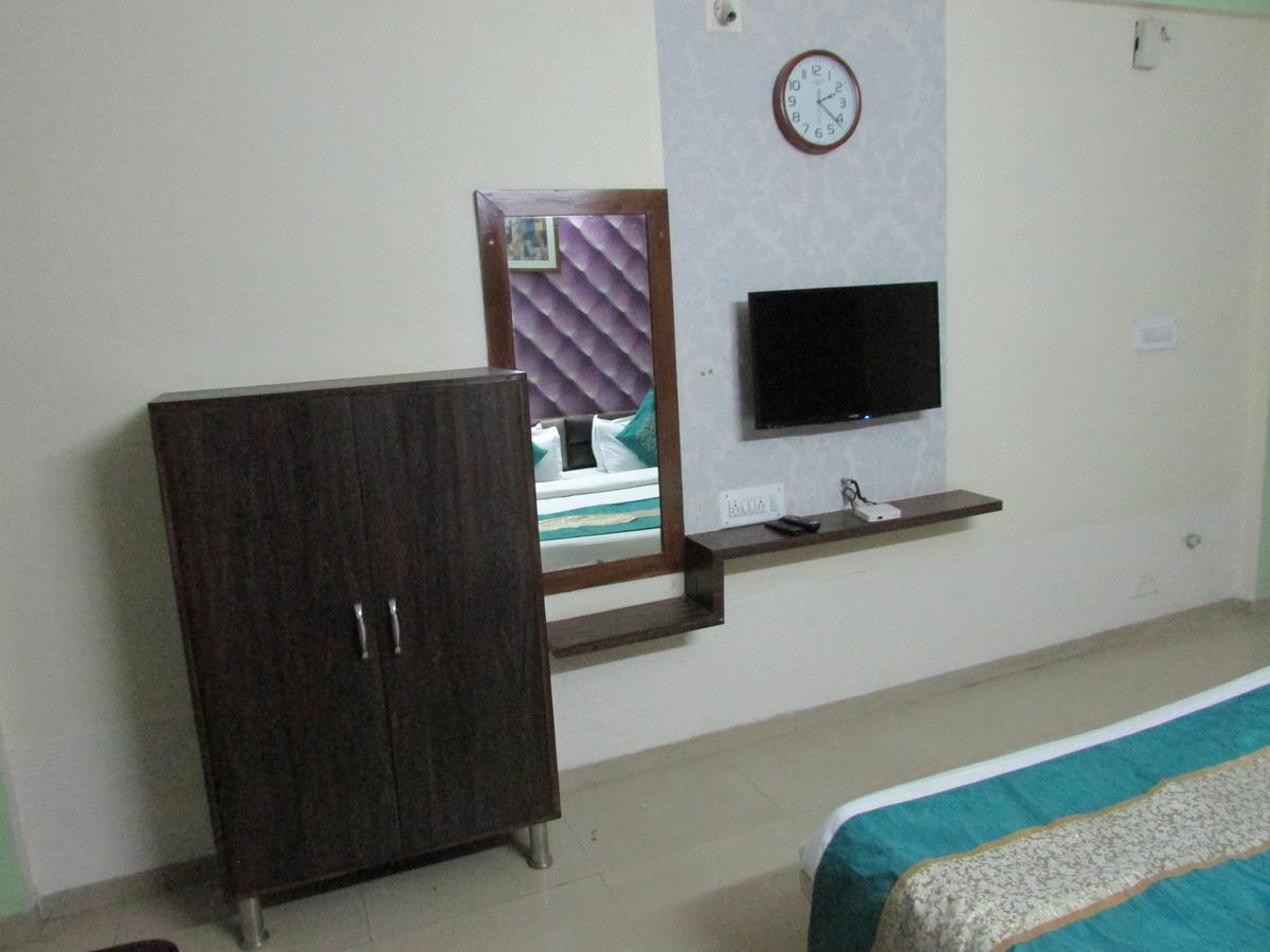 Hotel Neelkanth Residency Gándhínagar Exteriér fotografie