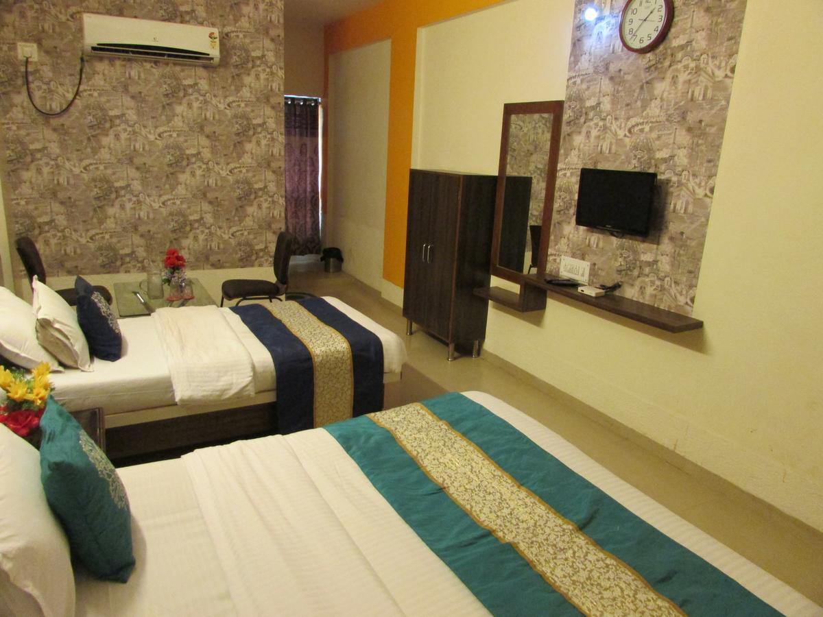 Hotel Neelkanth Residency Gándhínagar Exteriér fotografie